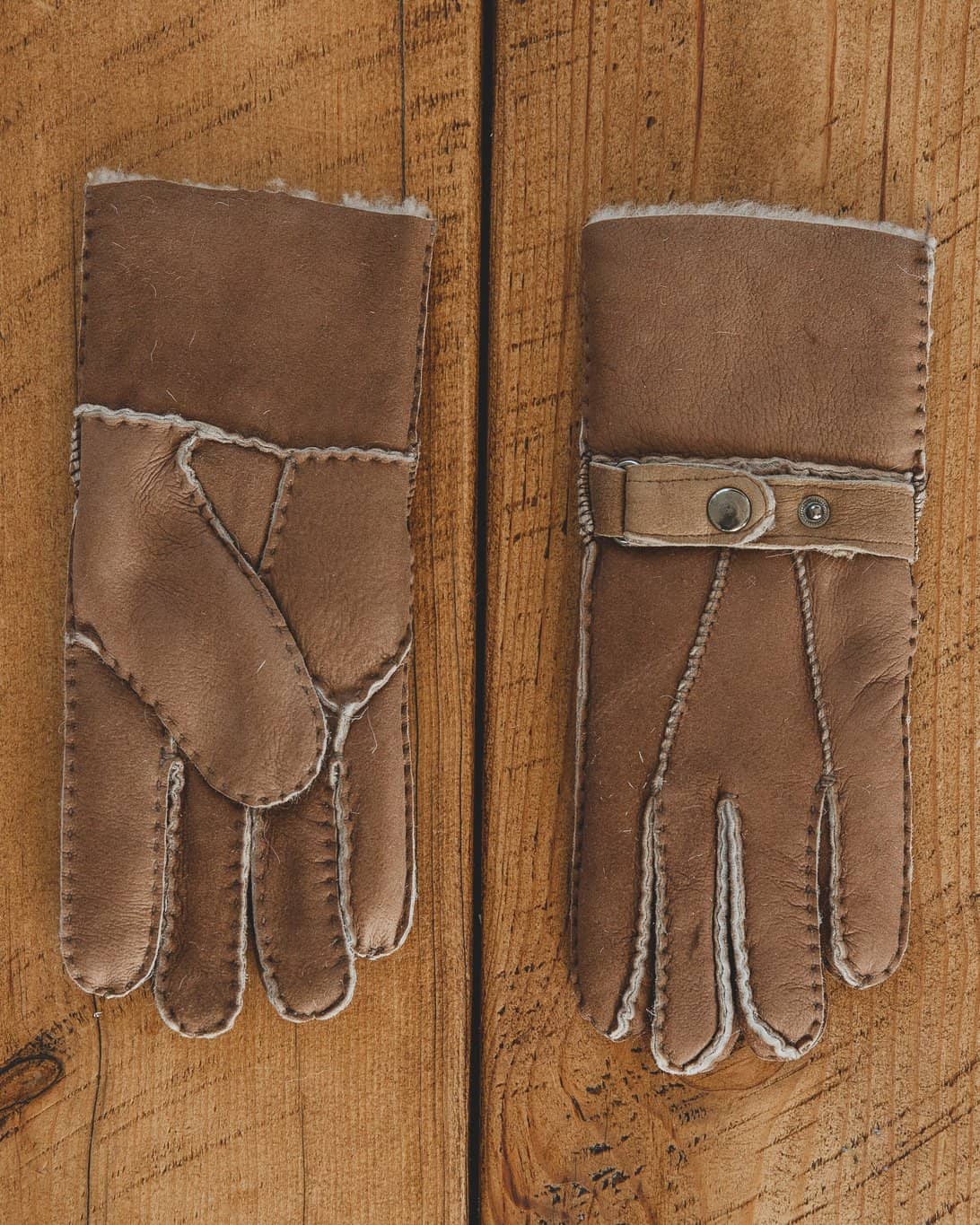 Nordvek womens sheepskin gloves 311-100 brown with model opening stable door