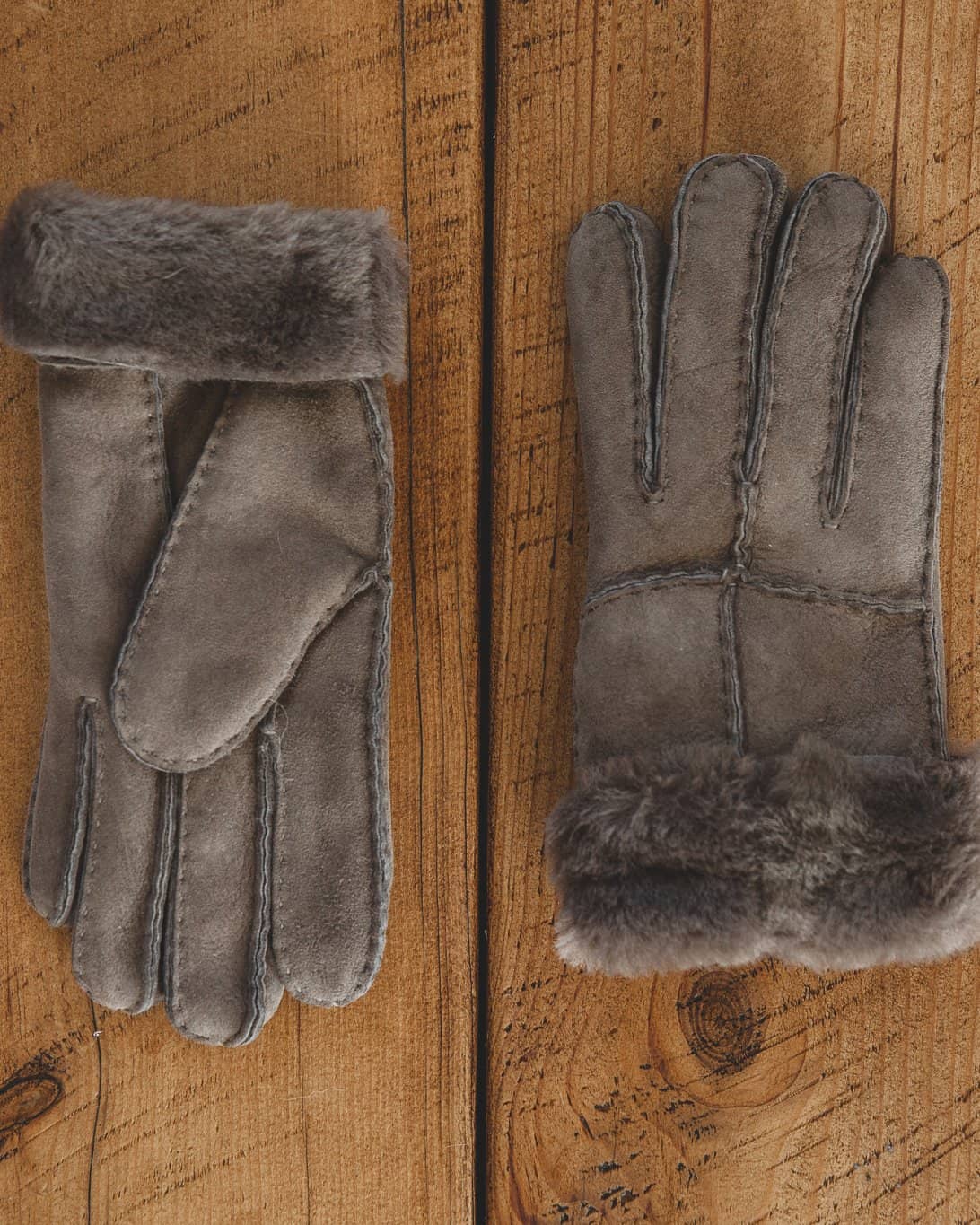Nordvek womens sheepskin gloves 321-100 stone holding rake 