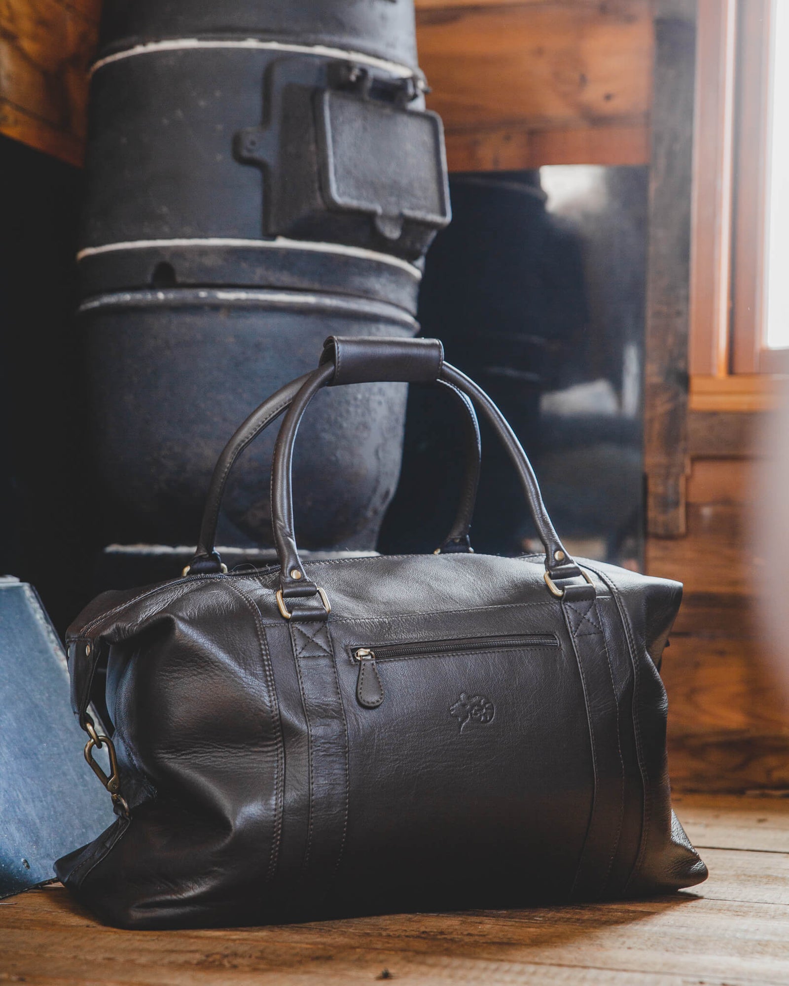 Men's small leather holdall best sale