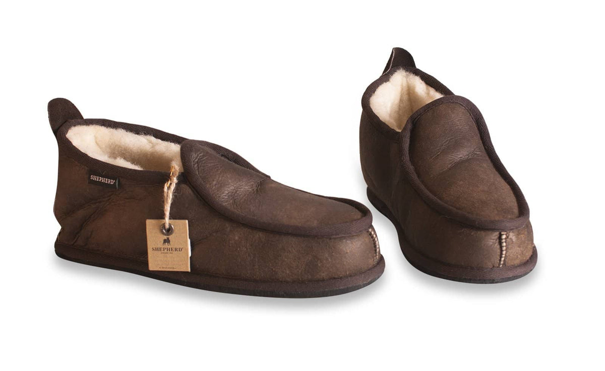 Mens Sheepskin Slippers - Easy Slip-On Design