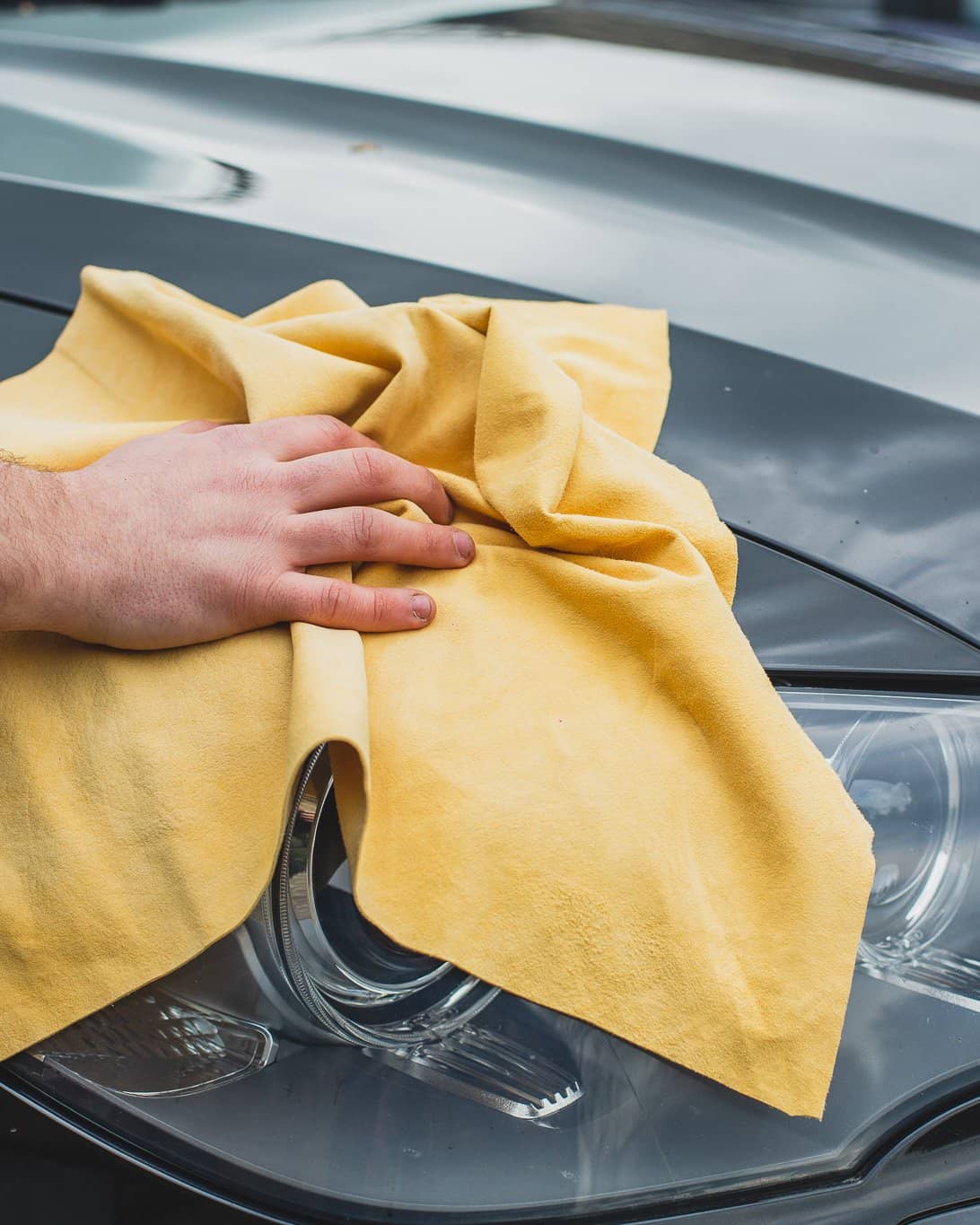 Nordvek chamois wash cloth with hand rubbing car