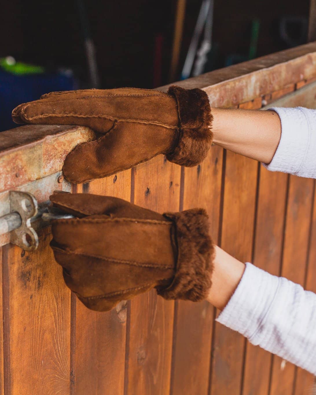 Nordvek womens sheepskin brown gloves sat on wall 301-100