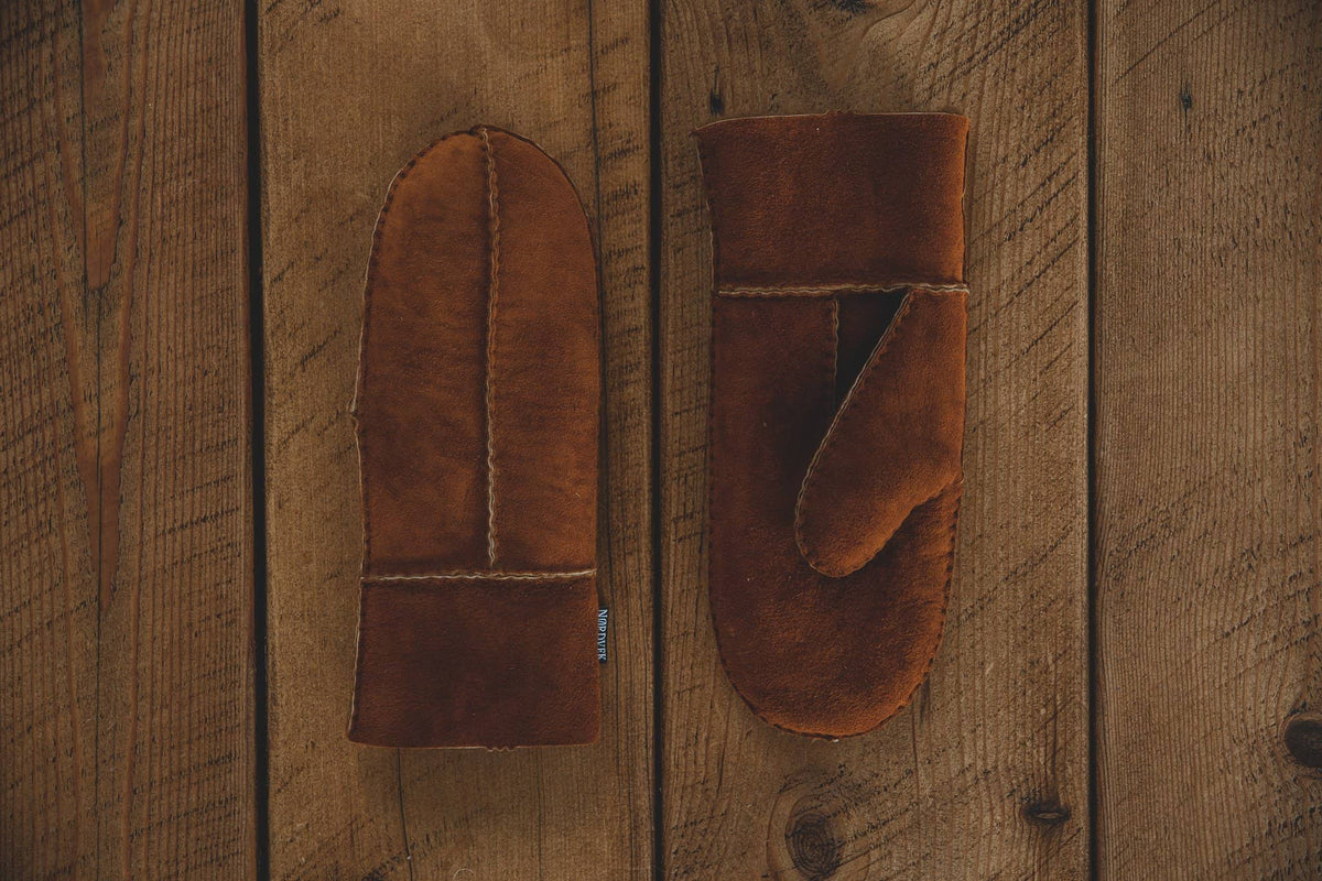 Nordvek mens sheepskin mitten gloves chestnut on wood floor 312-100