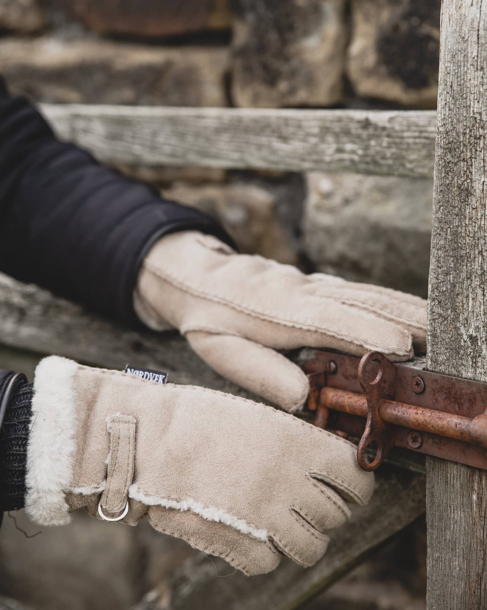 Nordvek womens sheepskin beige gloves closing gate 310-100