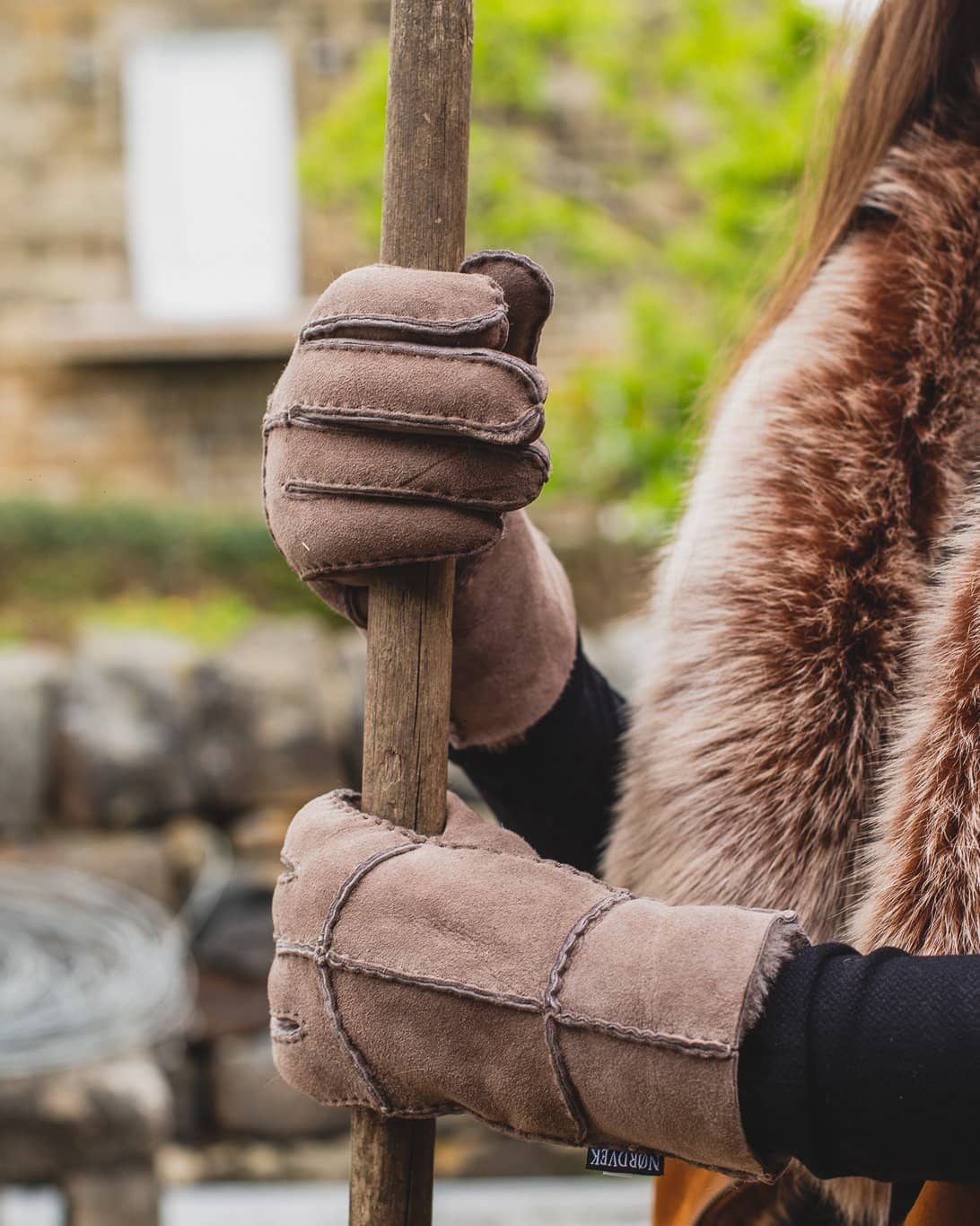 Nordvek womens sheepskin gloves 321-100 stone holding rake 