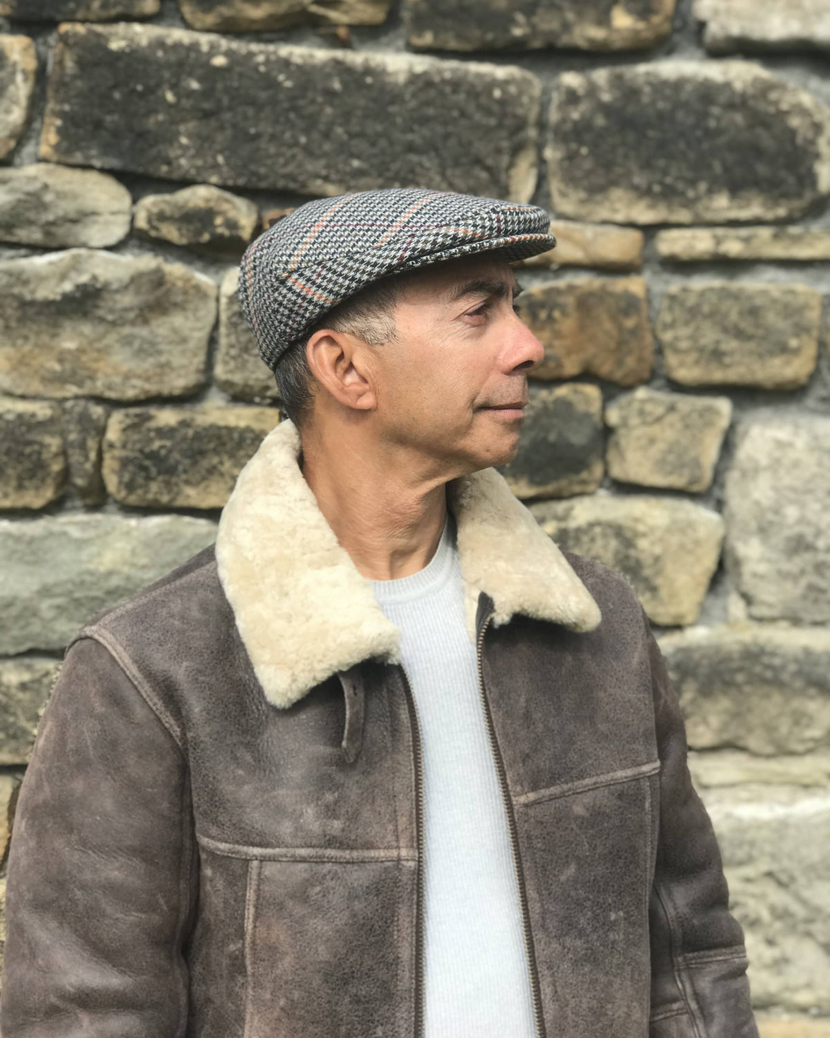 Nordvek mens tweed flat cap 521-100 grey and orange on model