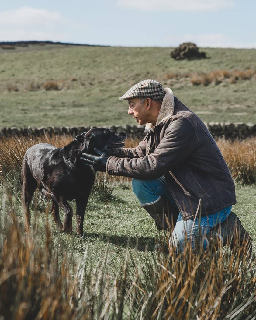 Nordvek mens tweed flat cap 521-100 - grey and black on model