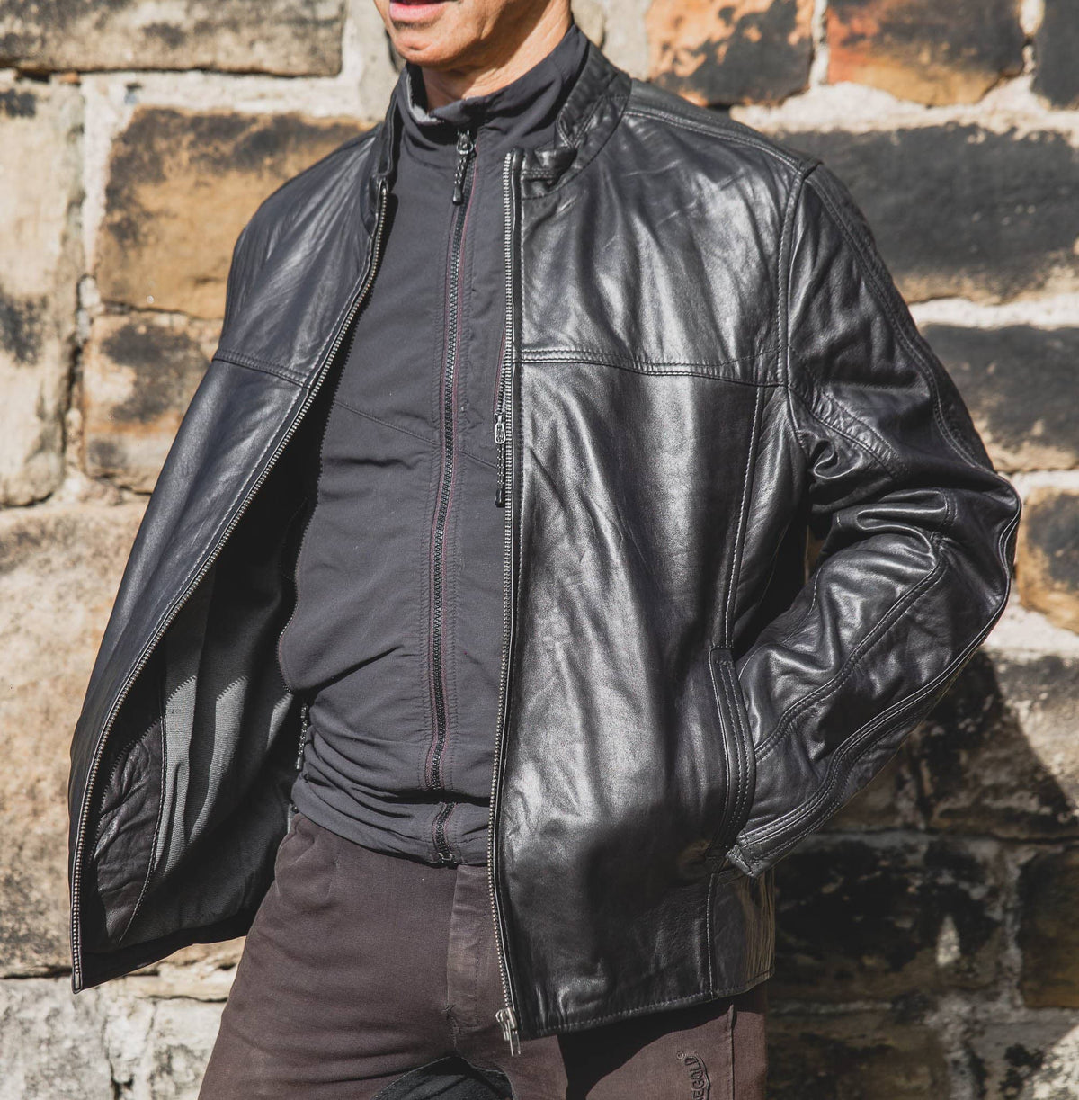 Nordvek mens leather jacket 712-100 black on model front open 