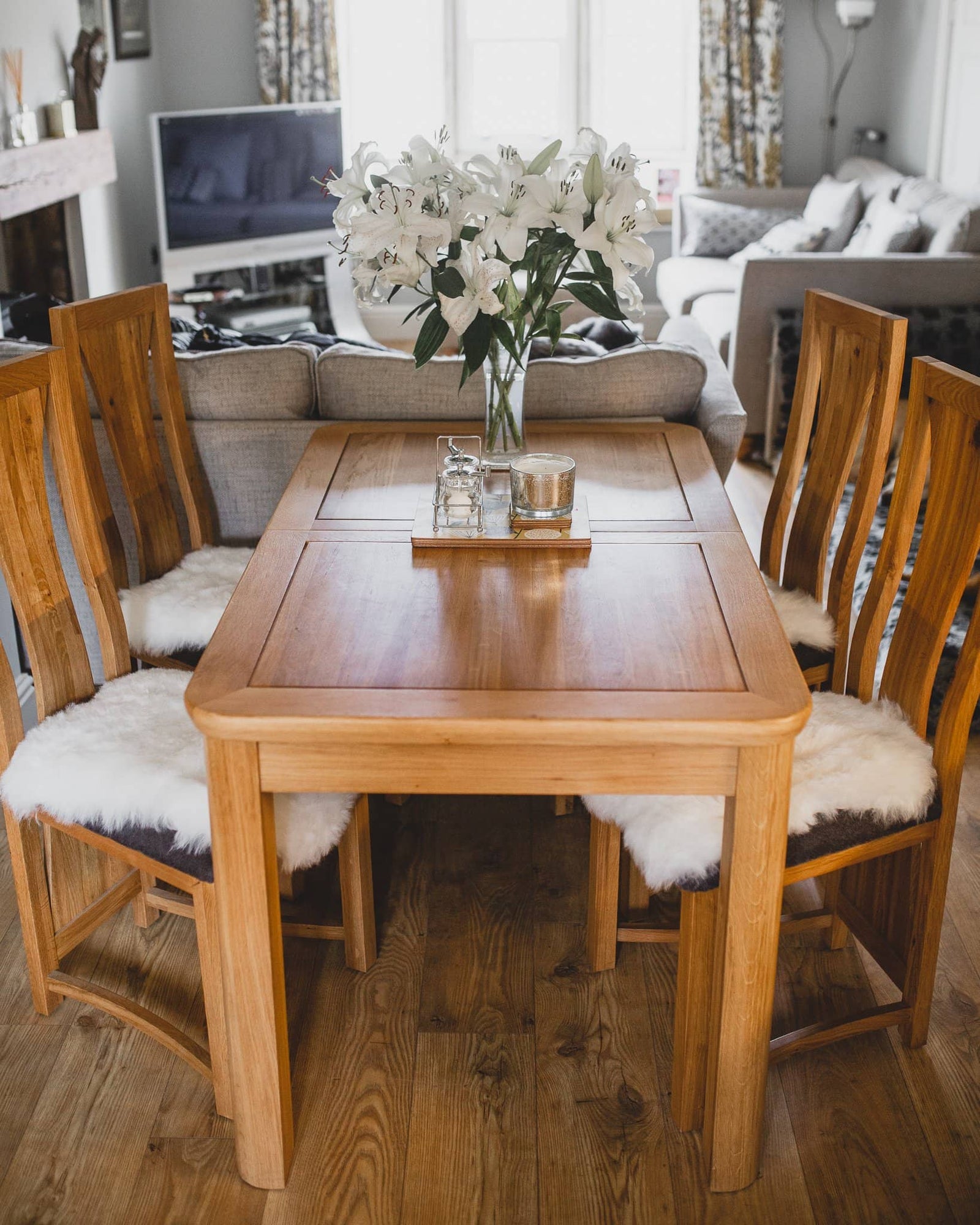 Nordvek Icelandic sheepskin chair cover 9020-100 group on chairs